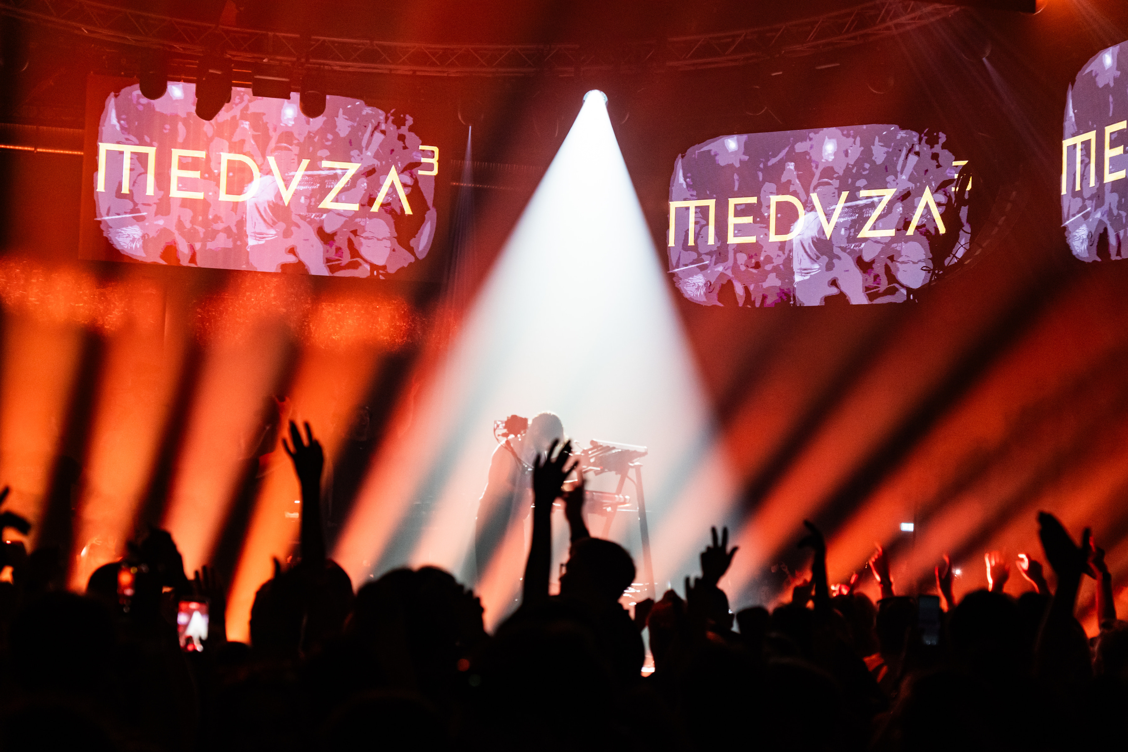 MEDVZA Magazine London 2026, lighting by Matthew Dean (1 of 20)