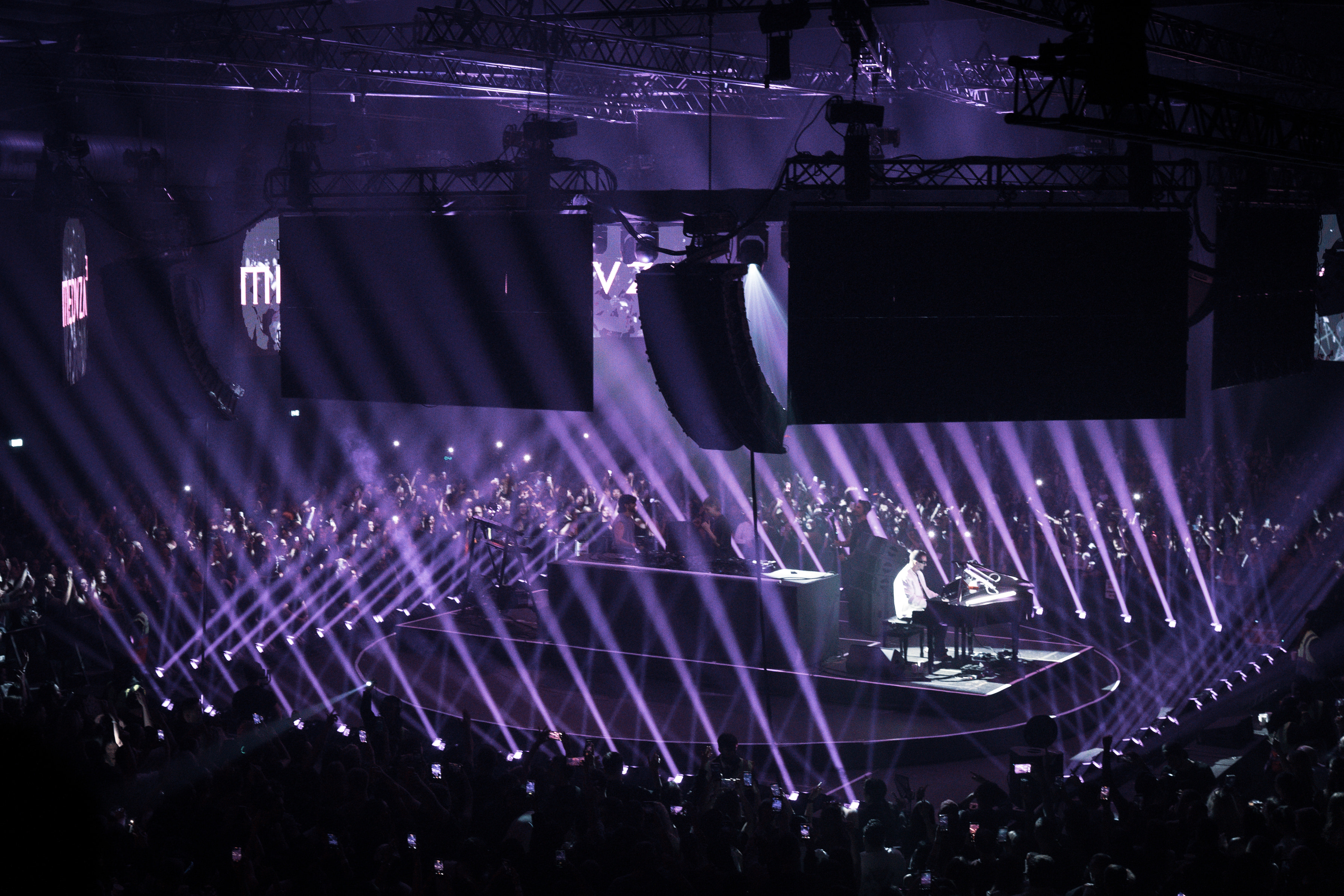 MEDVZA Magazine London 2026, lighting by Matthew Dean (4 of 20)