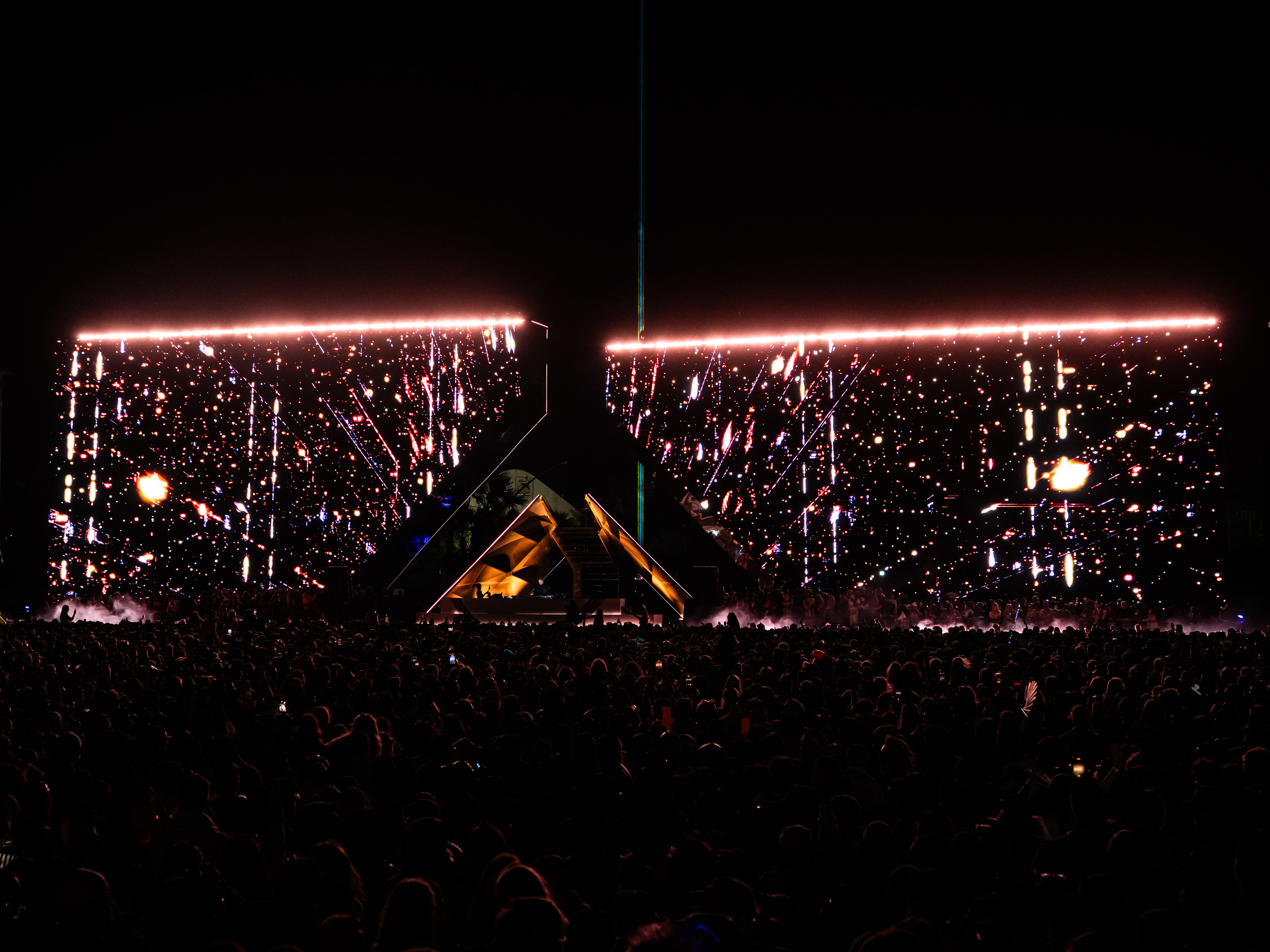 David Guetta Coachella 2026, lighting by Matthew Dean (8 of 10)