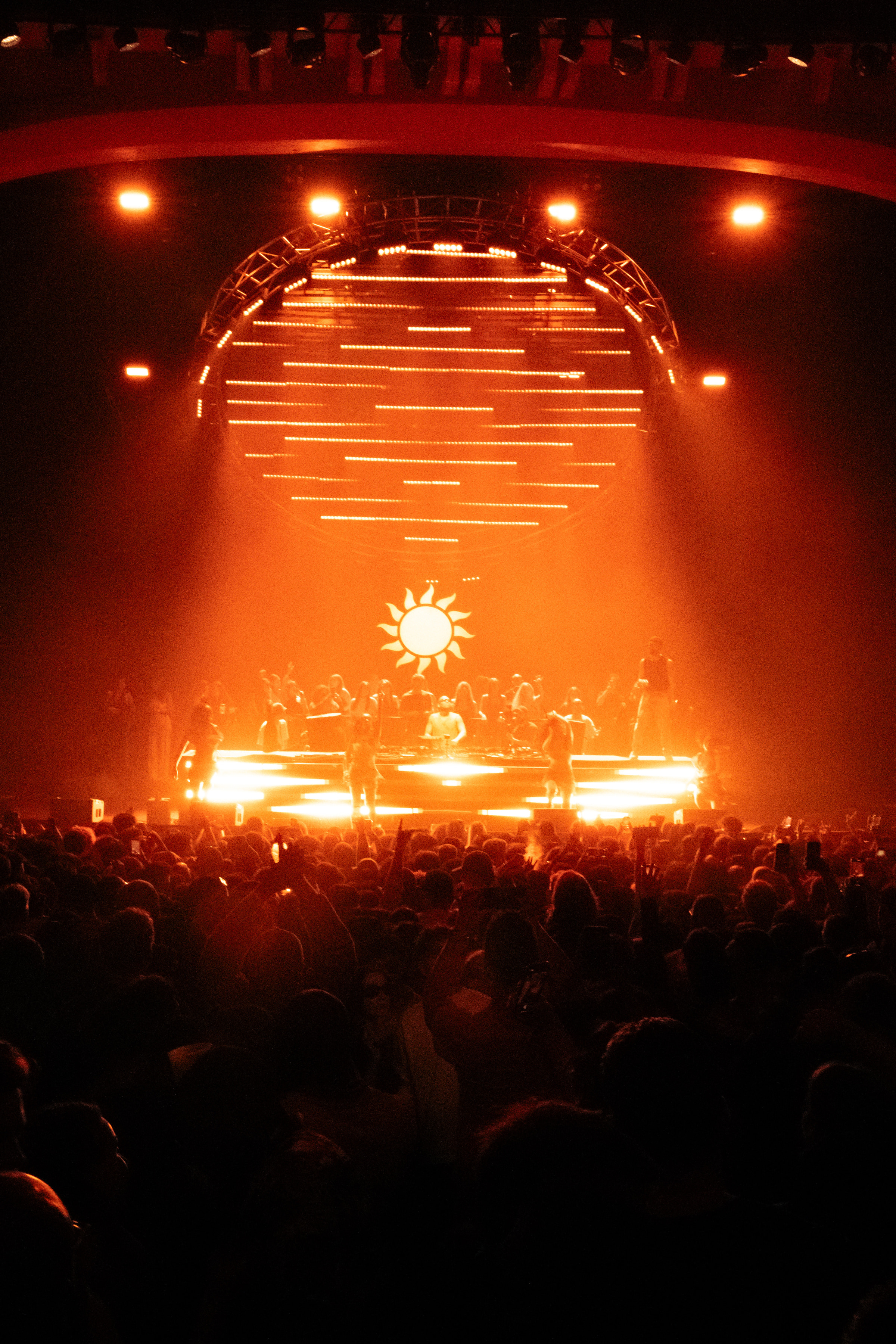 Francis Mercier O2 Brixton 2025, lighting by Matthew Dean (10 of 16)