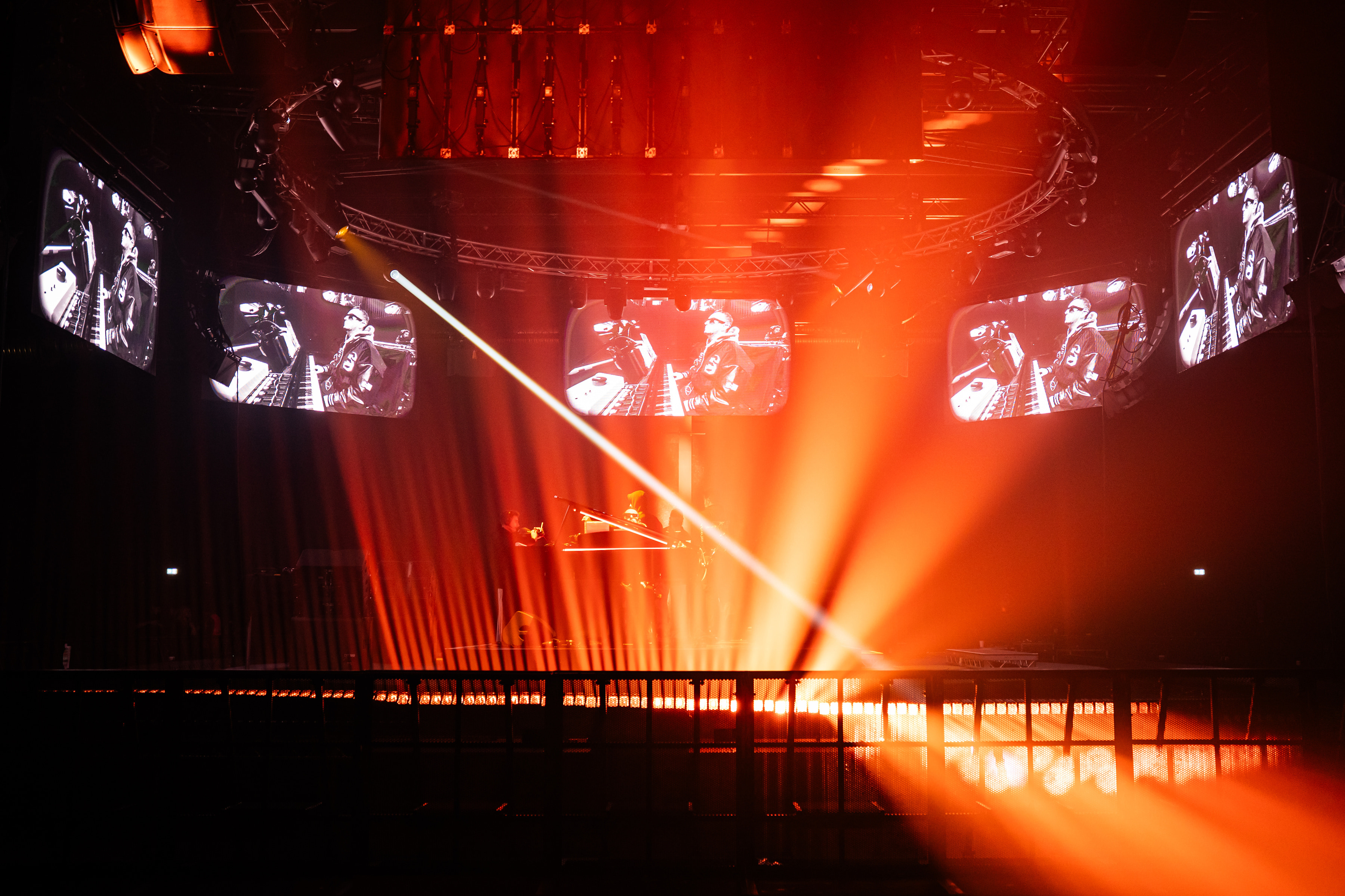 MEDVZA Magazine London 2026, lighting by Matthew Dean (12 of 20)