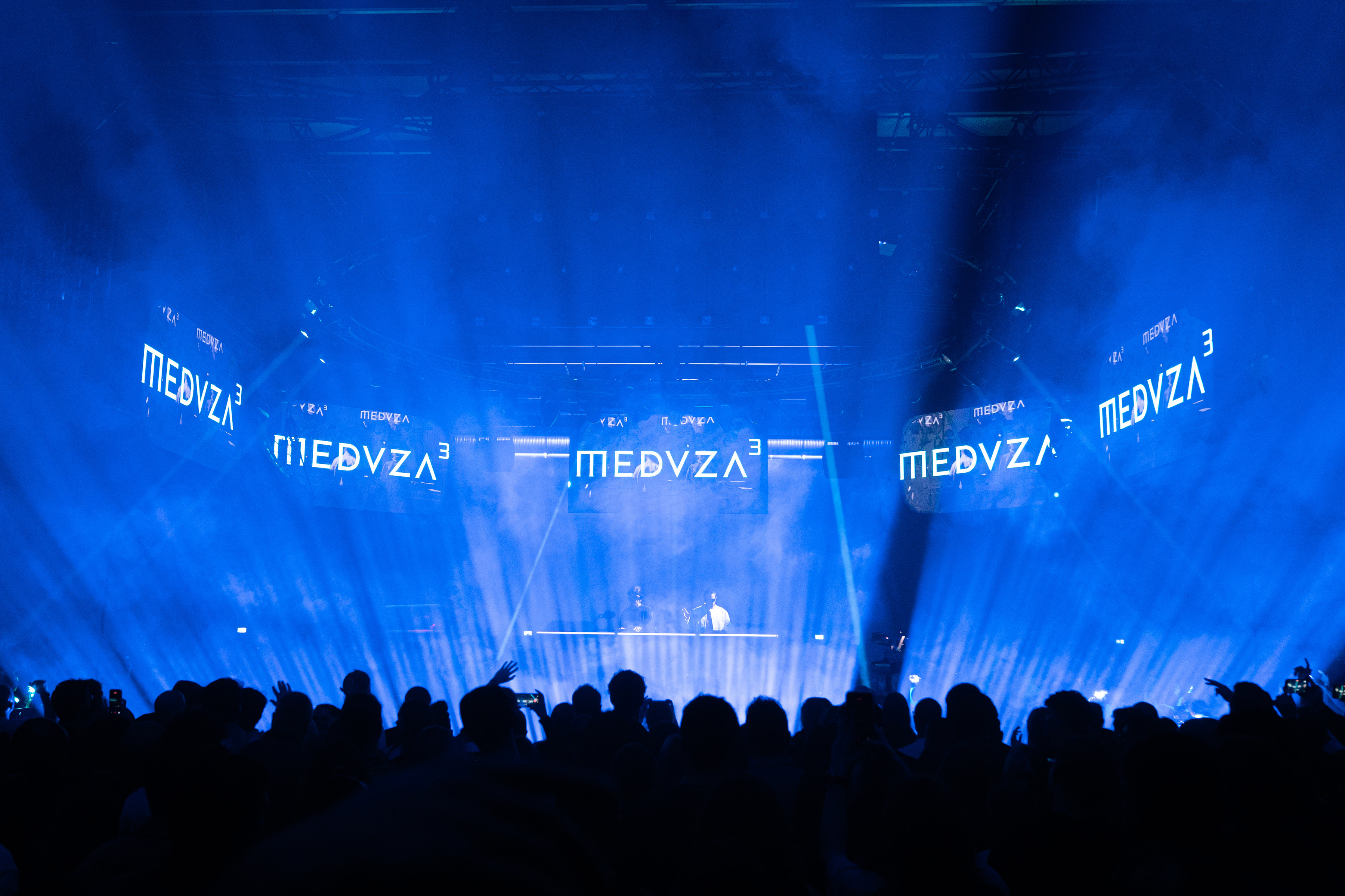 MEDVZA Magazine London 2026, lighting by Matthew Dean (16 of 20)