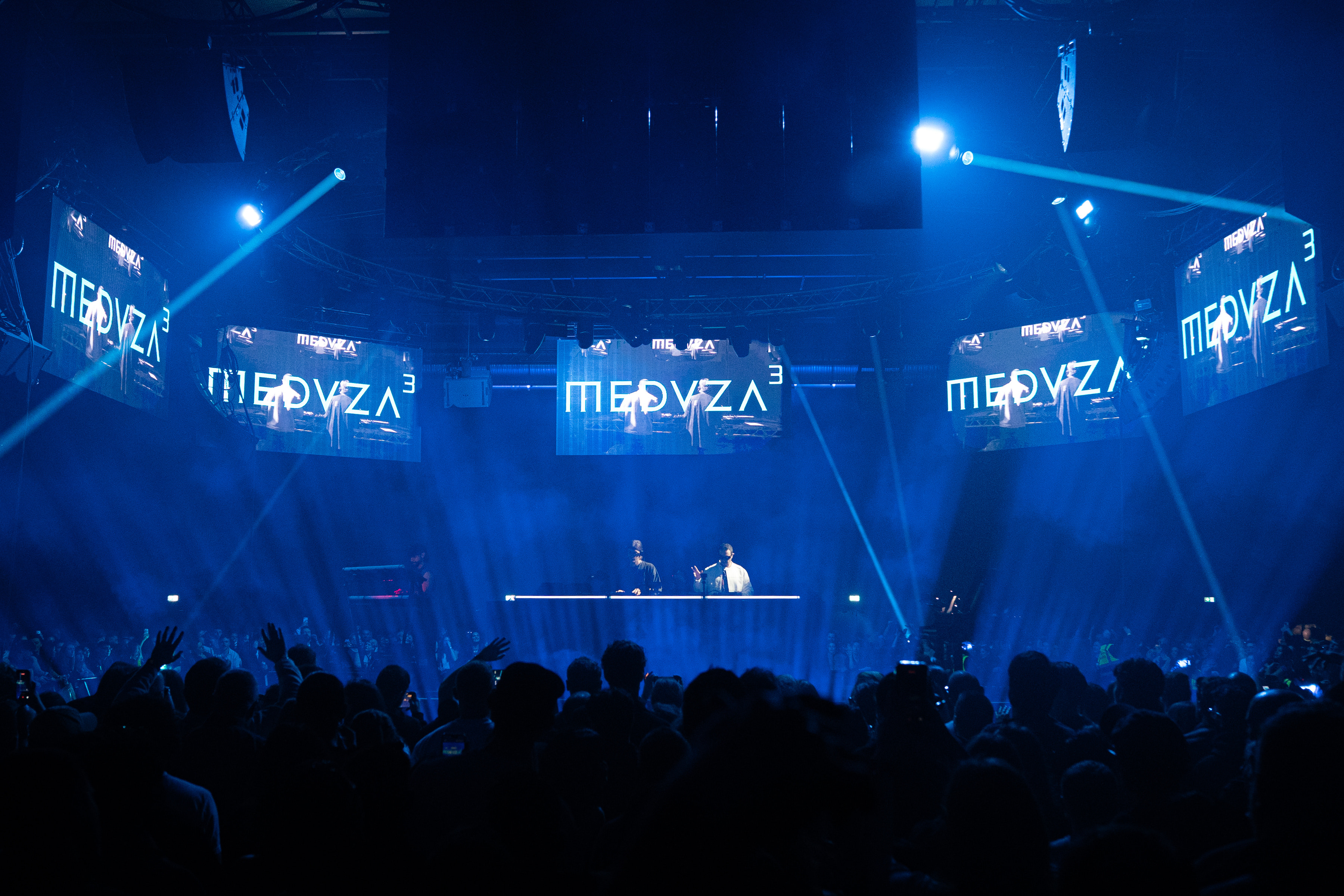 MEDVZA Magazine London 2026, lighting by Matthew Dean (18 of 20)